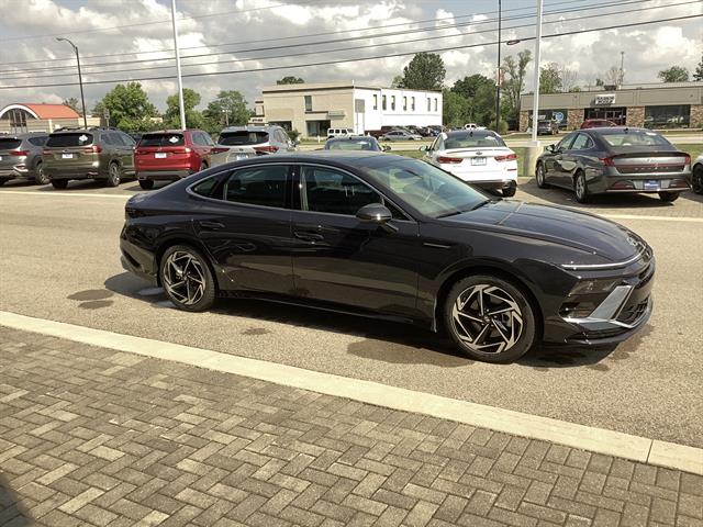 Certified Used 2024 Carbon Blue Pearl Hyundai SEL image 1