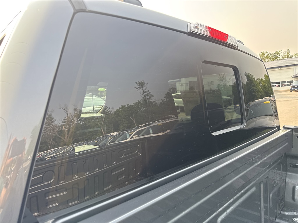2025 Ford F-150 XLT photo 12