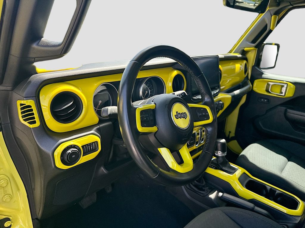 2022 Jeep Wrangler Unlimited High Tide photo 9