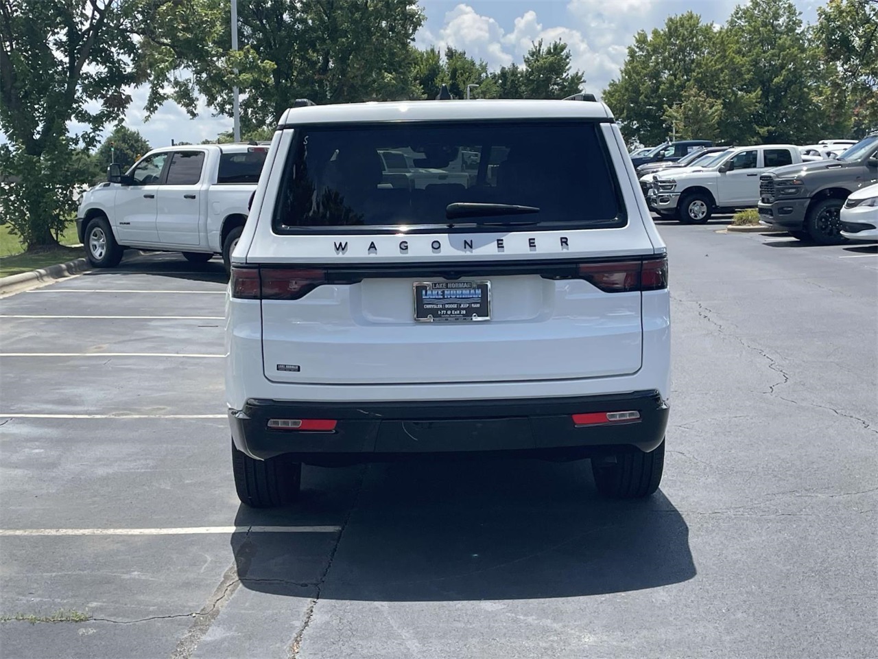 2025 Jeep Wagoneer Series II Carbide photo 3