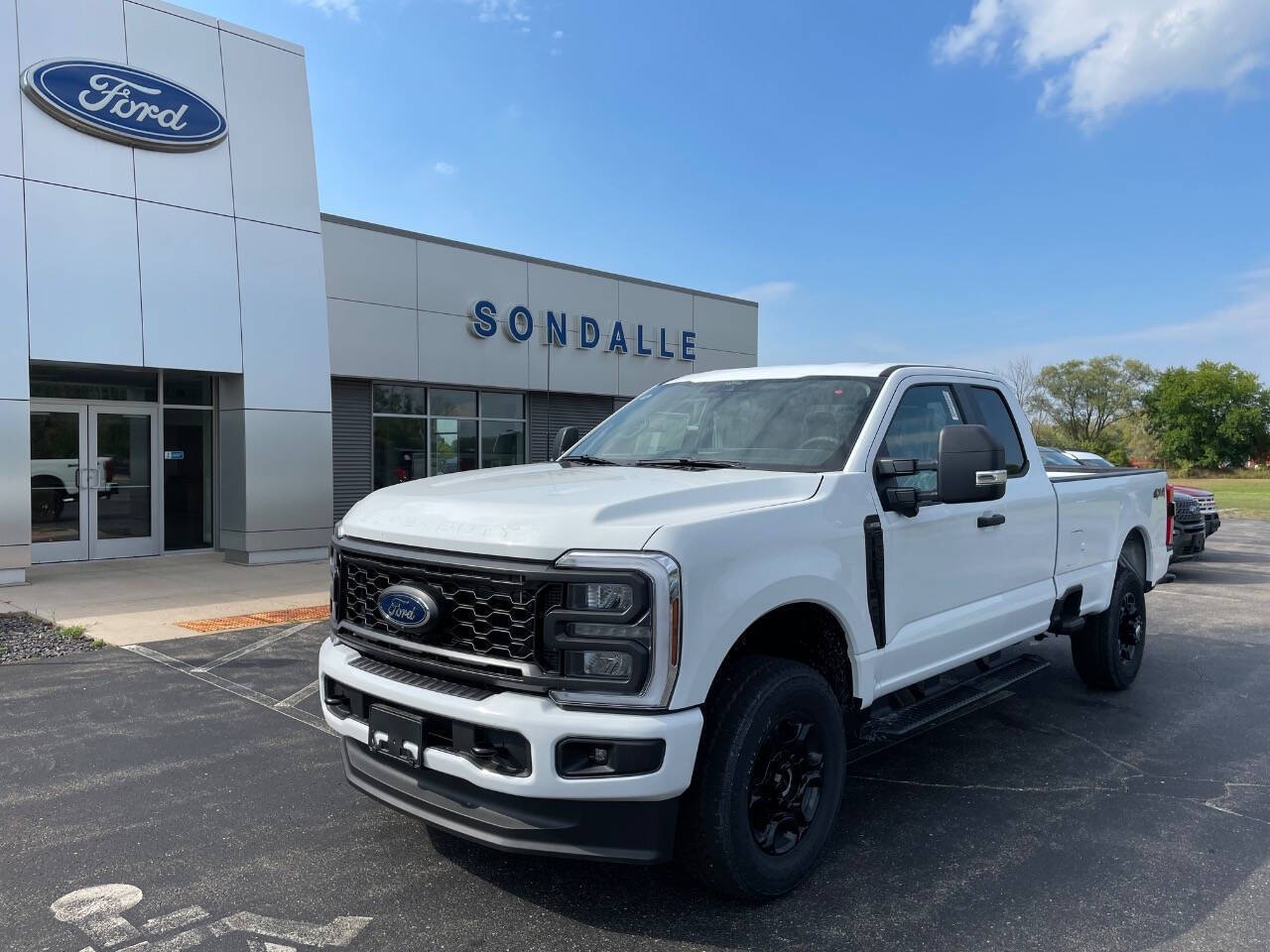 2025 Ford F-350 Super Duty XL's photo
