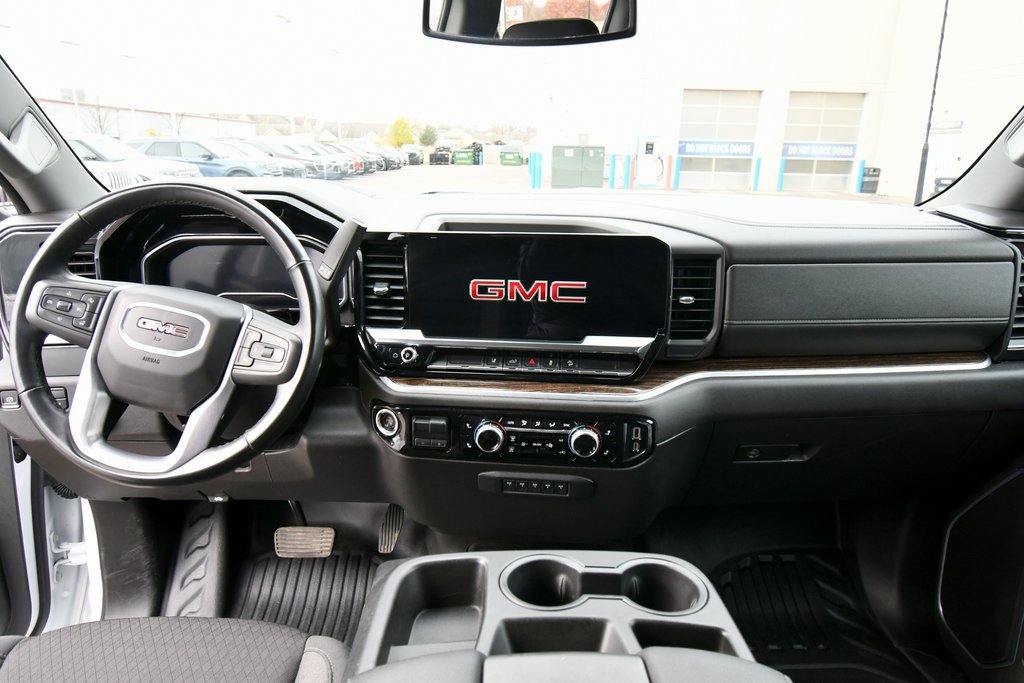 2024 Gmc Sierra 3500 HD SLE photo 2