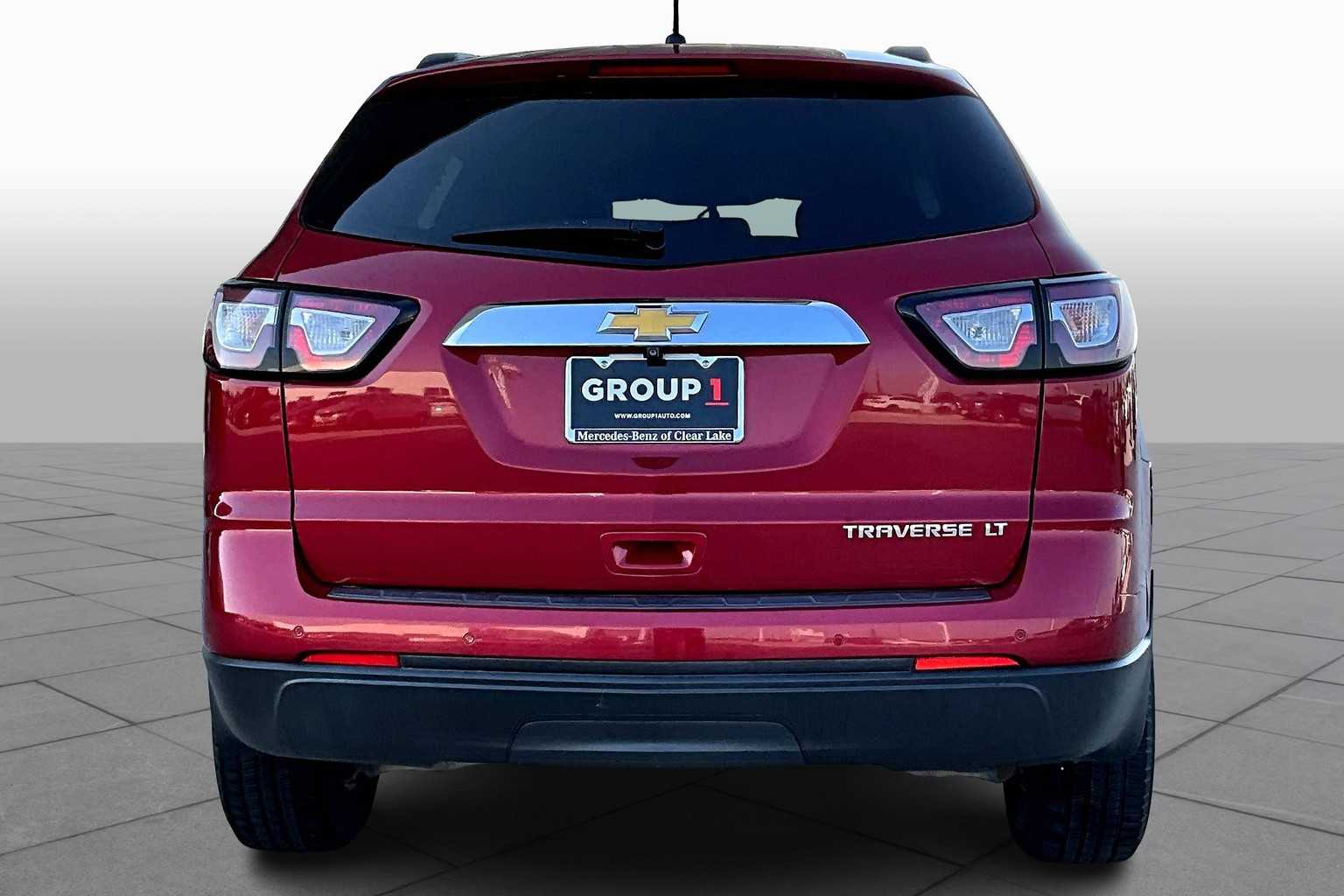 2014 Chevrolet Traverse 1LT photo 4