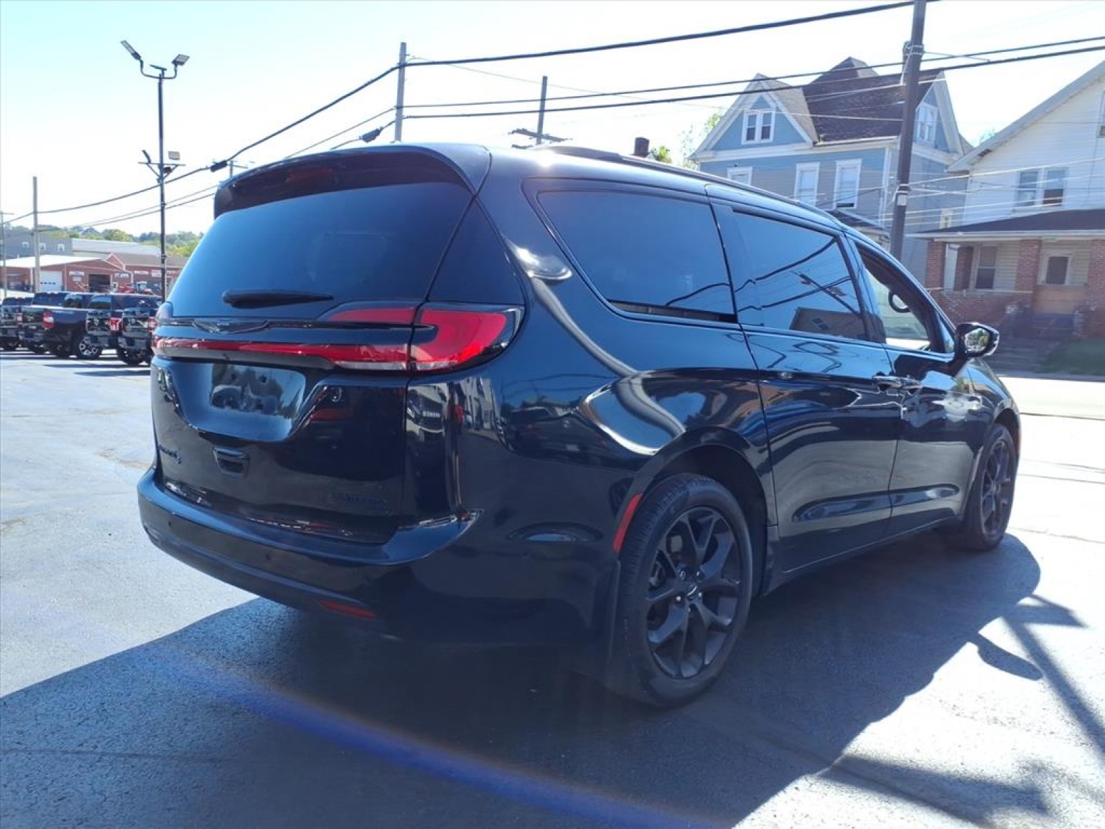 2022 Chrysler Pacifica Limited photo 3