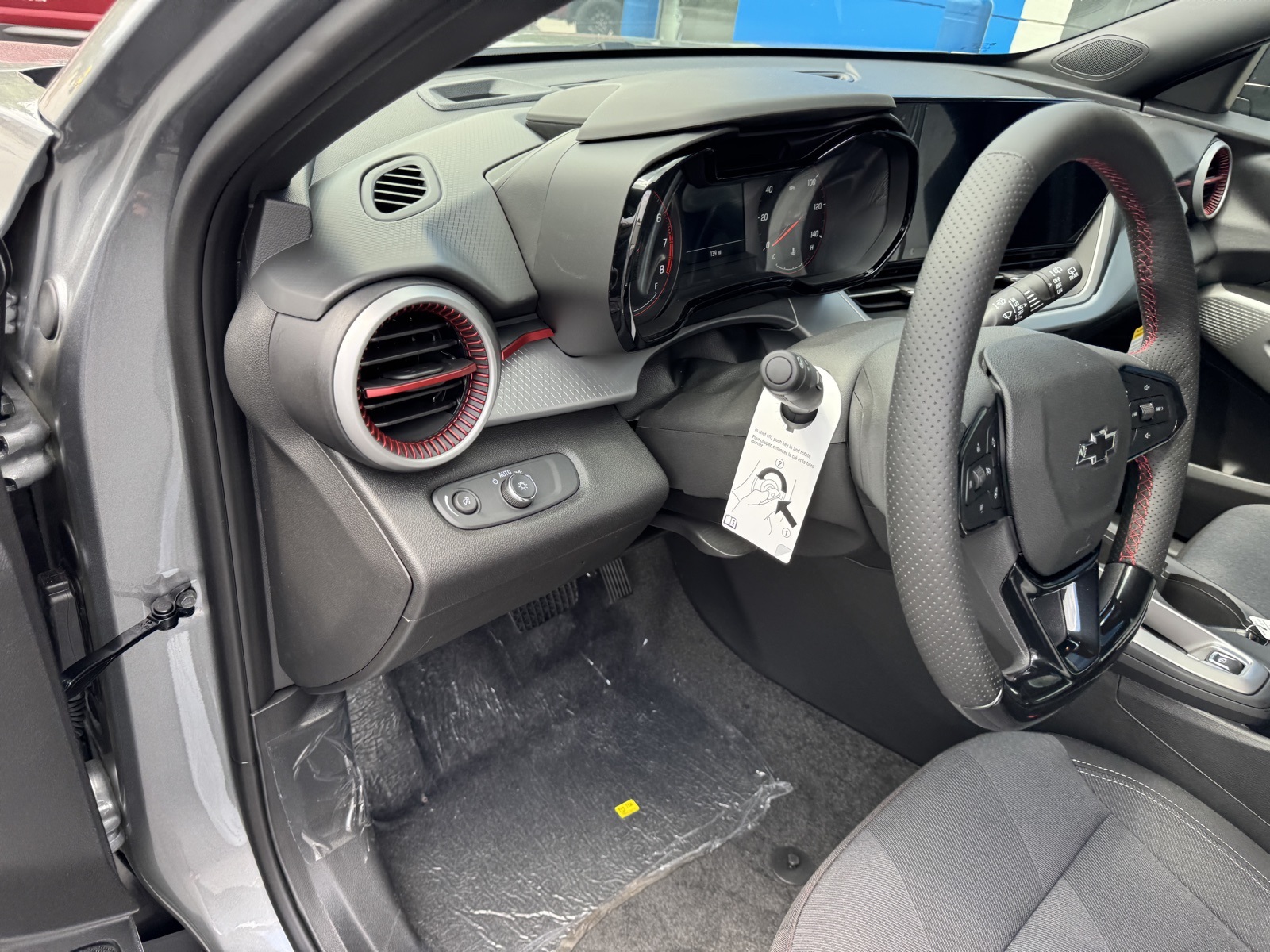 2025 Chevrolet Trax photo 11