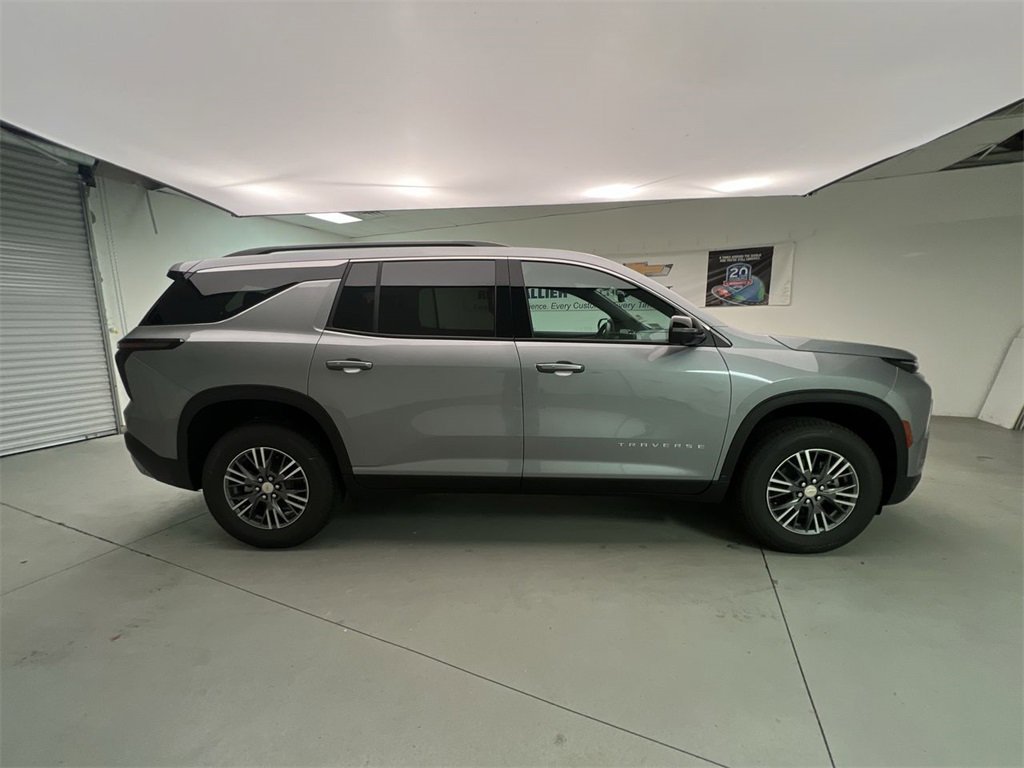 2026 Chevrolet Traverse photo 9