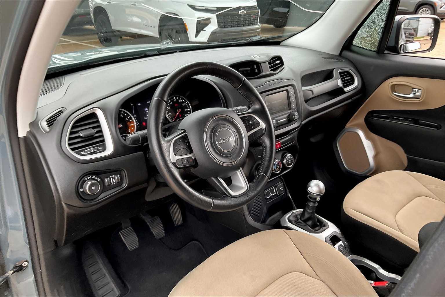 2017 Jeep Renegade Latitude North Edition photo 14