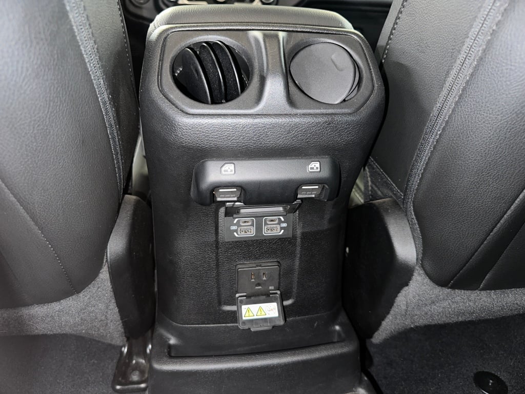 2022 Jeep Wrangler 4xe Unlimited Sahara photo 17