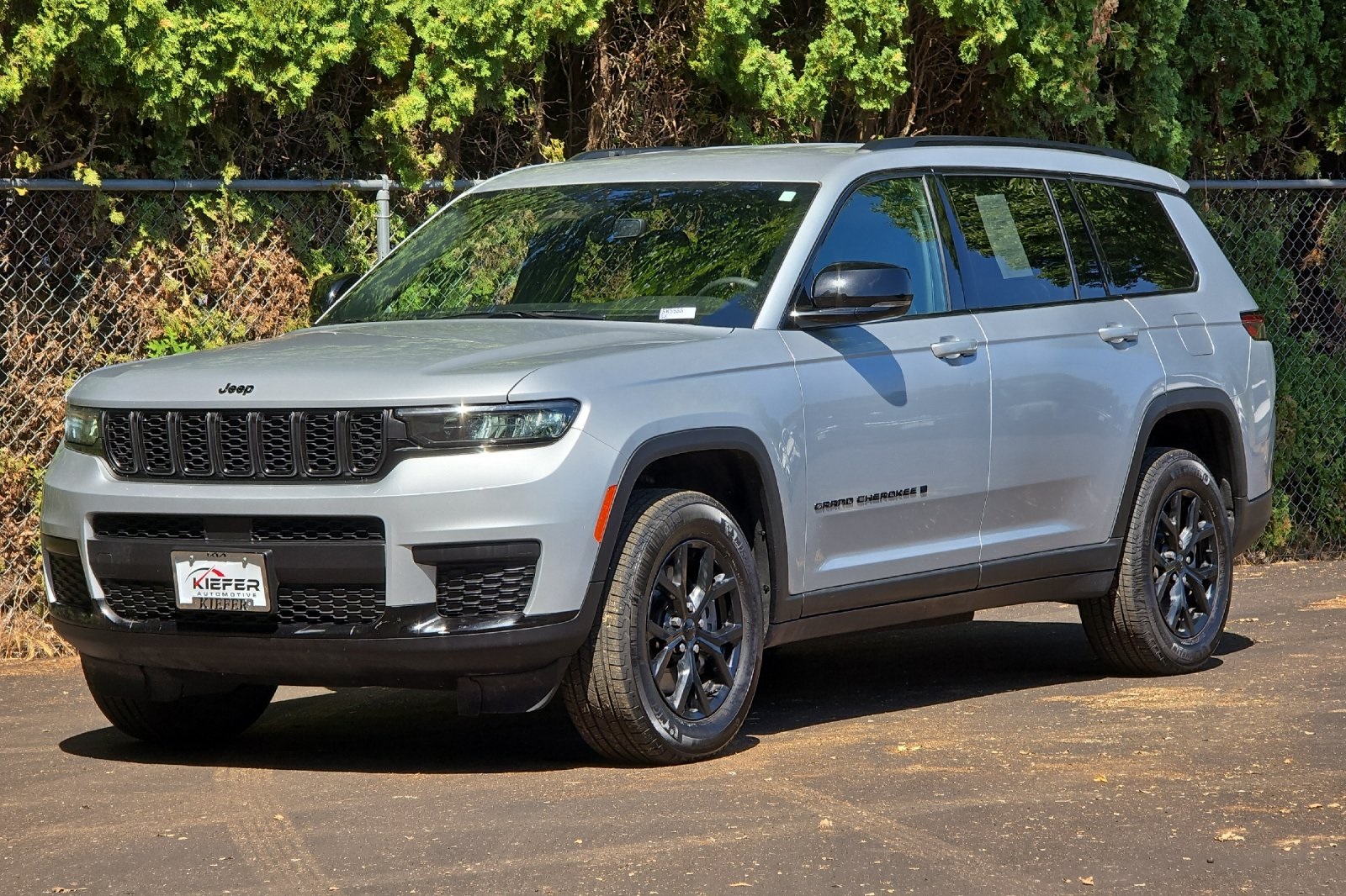 2024 Jeep Grand Cherokee Altitude photo 6