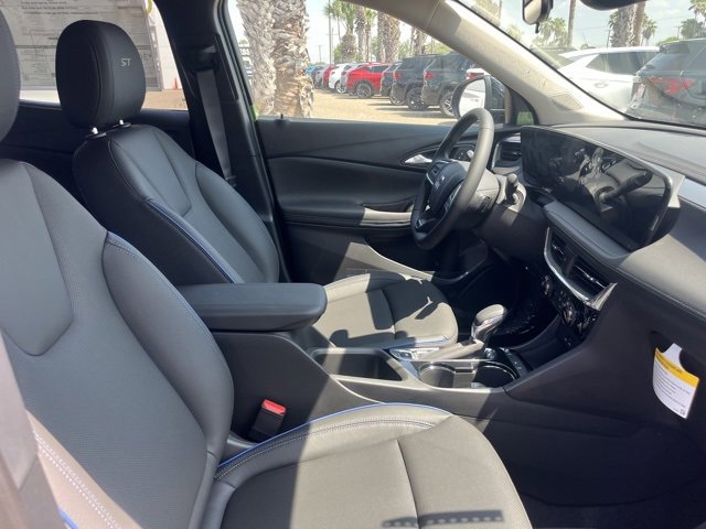 2026 Buick Encore GX Sport Touring photo 18