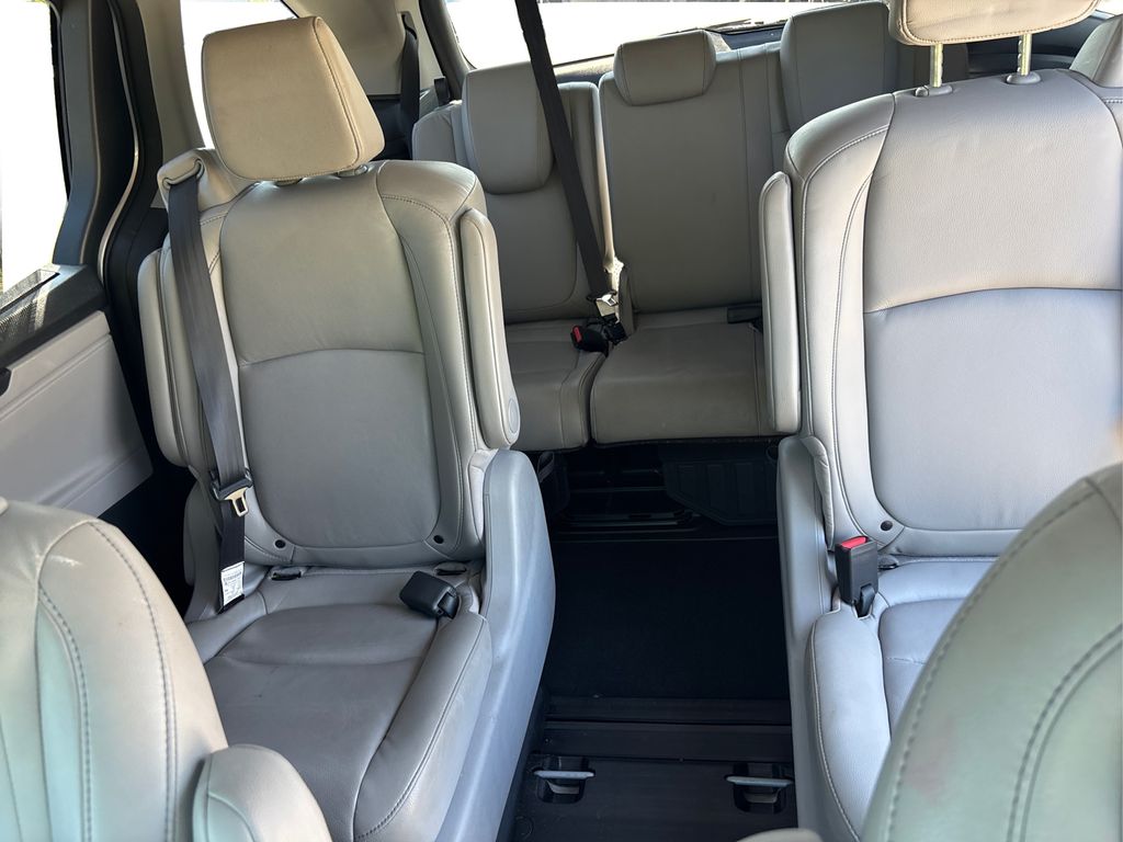 2022 Honda Odyssey EX-L photo 19