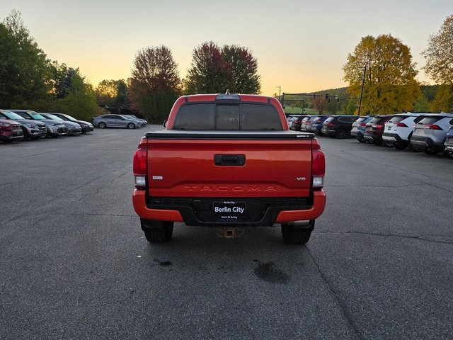 2016 Toyota Tacoma TRD Sport photo 4