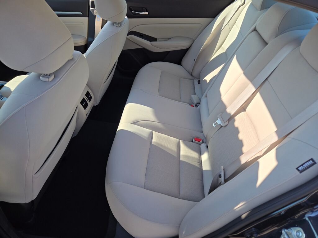2020 Nissan Altima 2.5 SV photo 12
