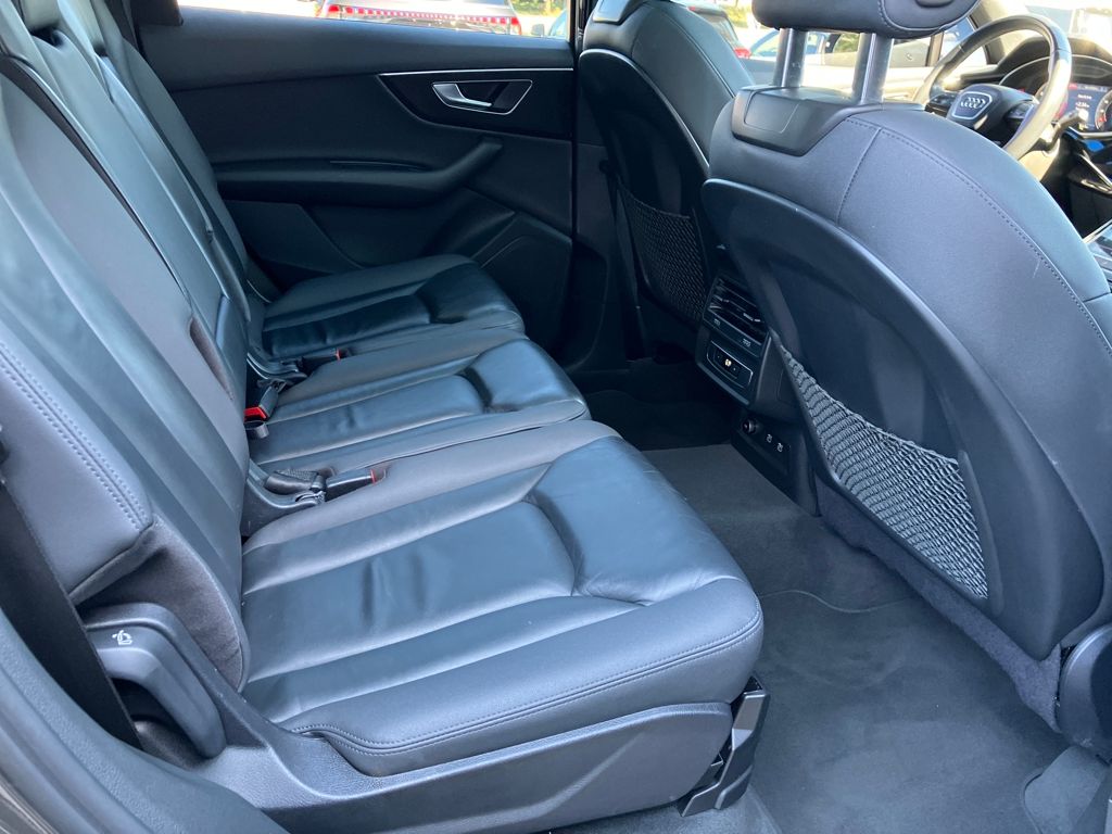 2021 Audi Q7 45 Premium photo 31