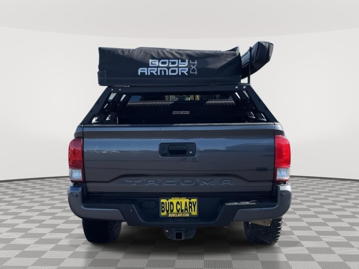 2017 Toyota Tacoma TRD Off-Road photo 4