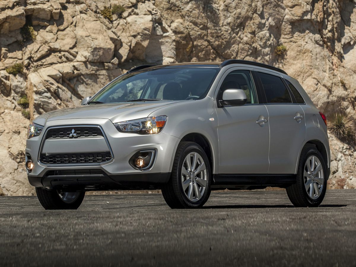 2013 Mitsubishi Outlander Sport LE's photo