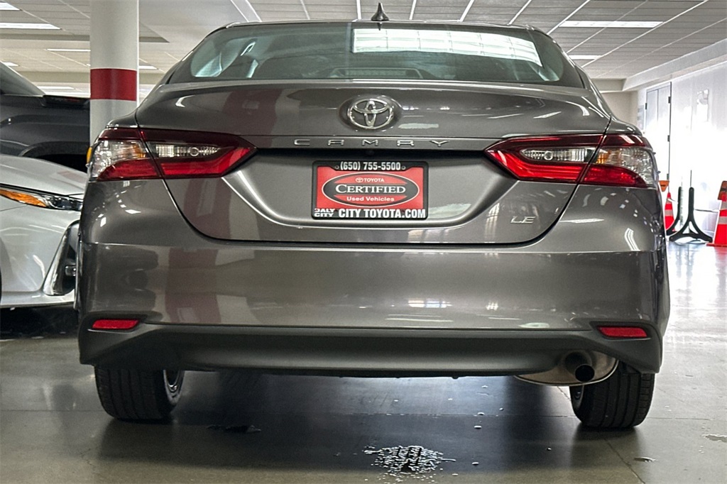 2023 Toyota Camry LE photo 3