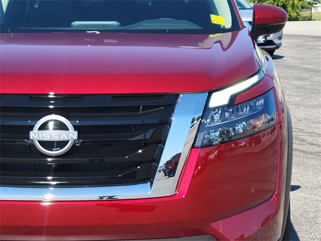2025 Nissan Pathfinder SL photo 10
