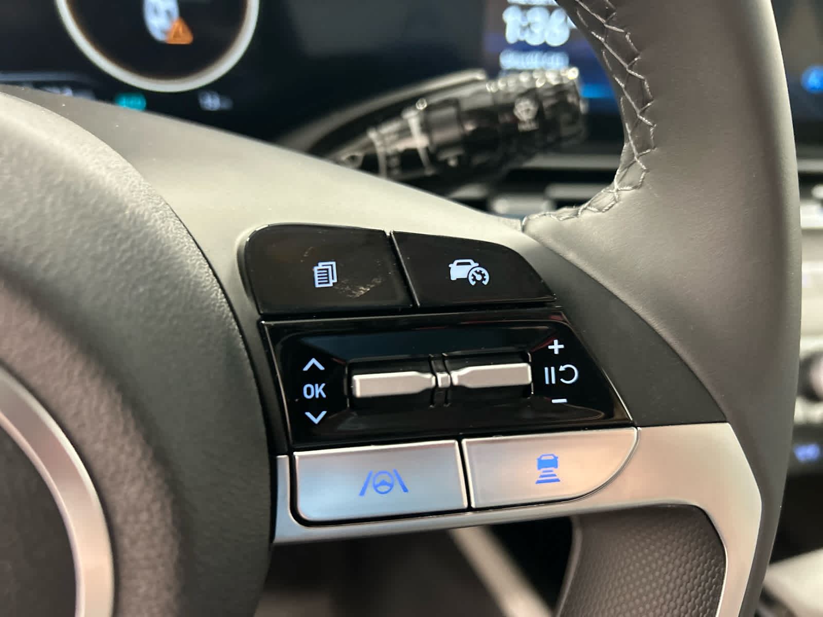 2025 Hyundai Elantra Hybrid Limited photo 36