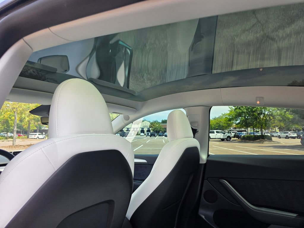 2025 Tesla Model Y Long Range photo 20
