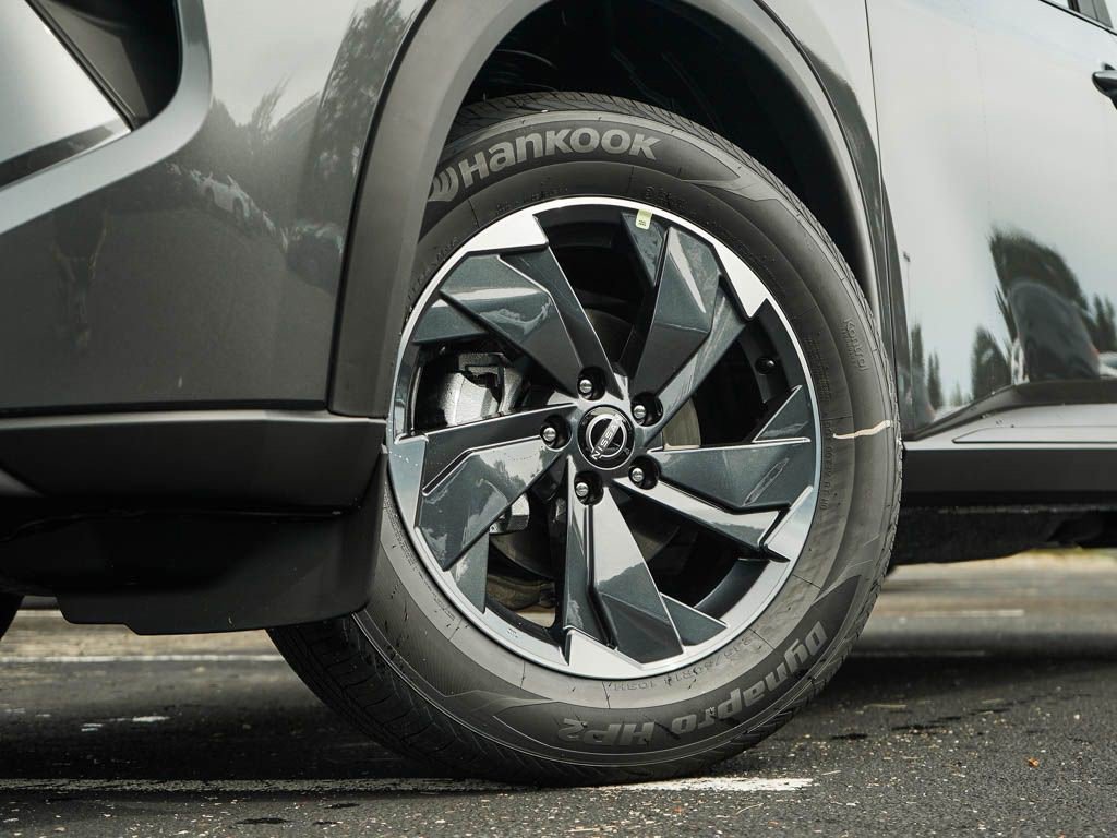 2026 Nissan Rogue SV photo 5