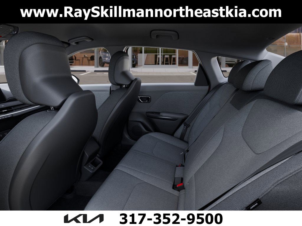 2025 Kia K4 LXS photo 18