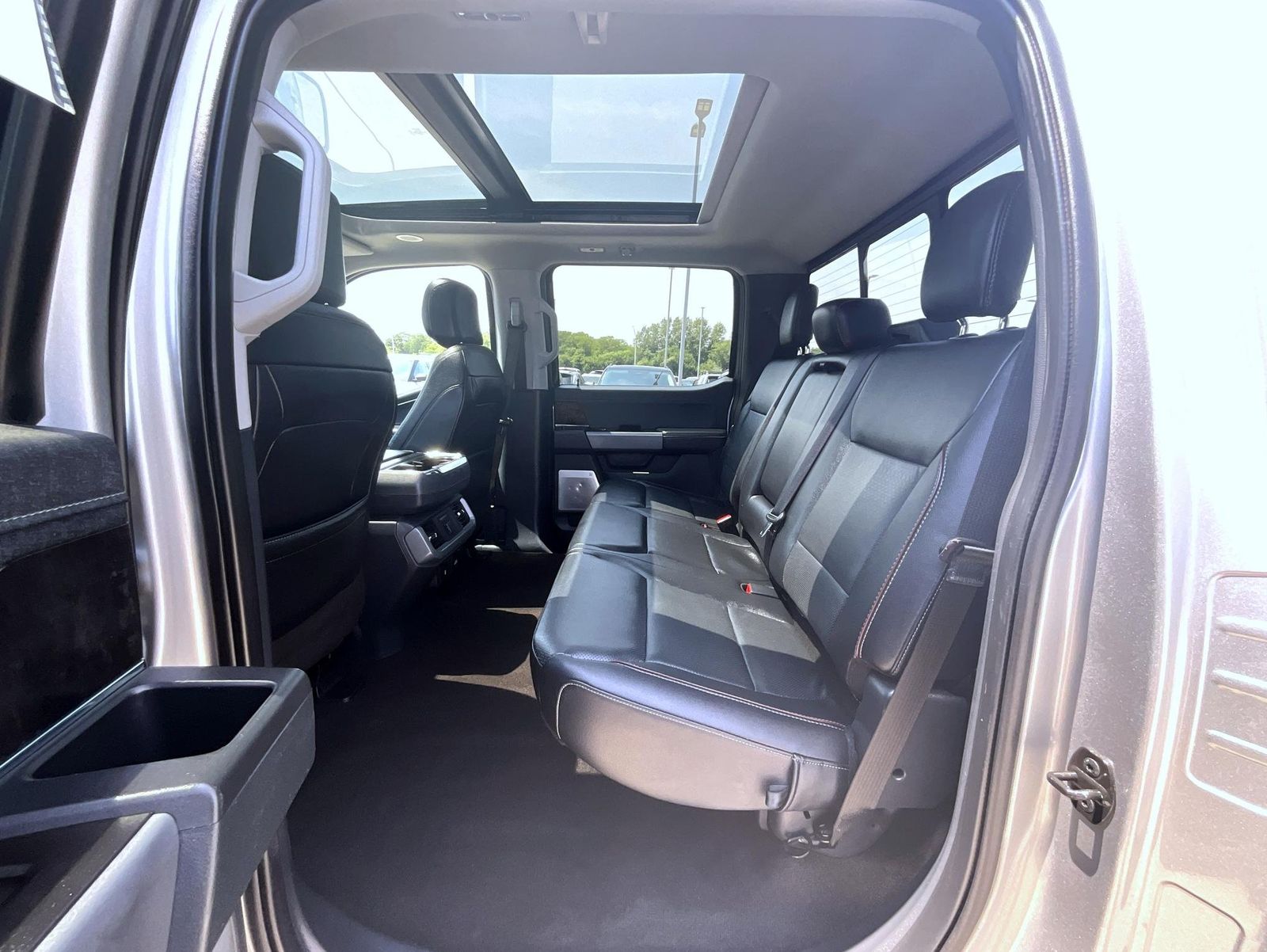2022 Ford F-150 Lariat photo 19