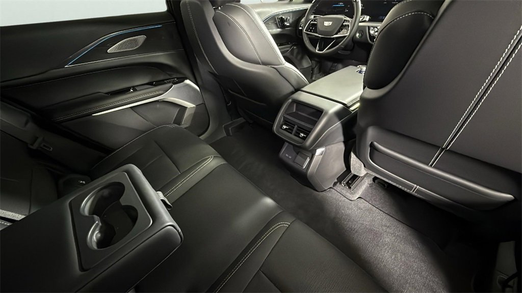 2024 Cadillac Lyriq Luxury photo 33