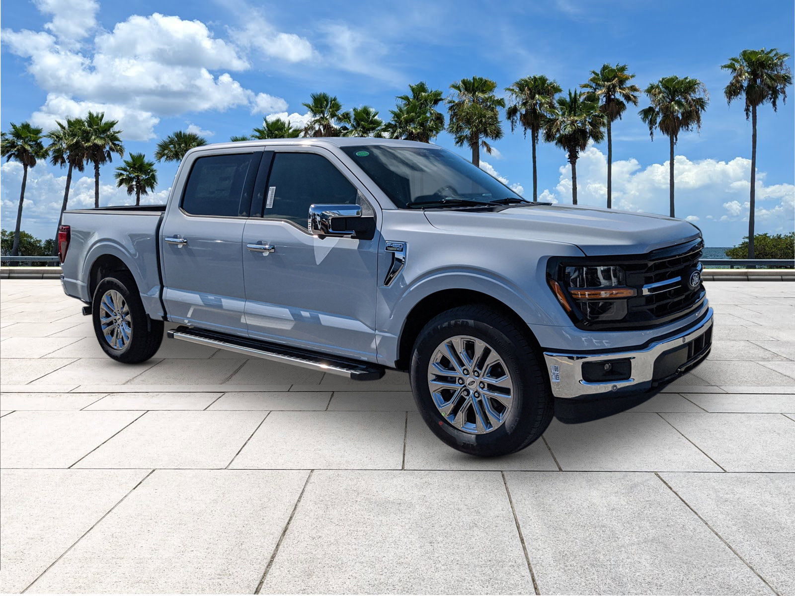 2025 Ford F-150 XLT photo 2
