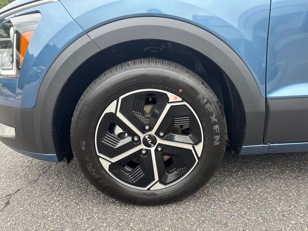 2025 Kia Niro EX photo 10