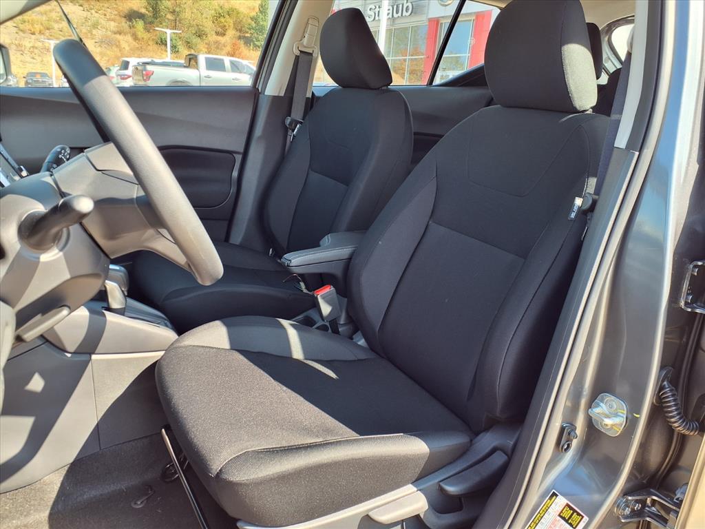 2025 Nissan Kicks Play S photo 3