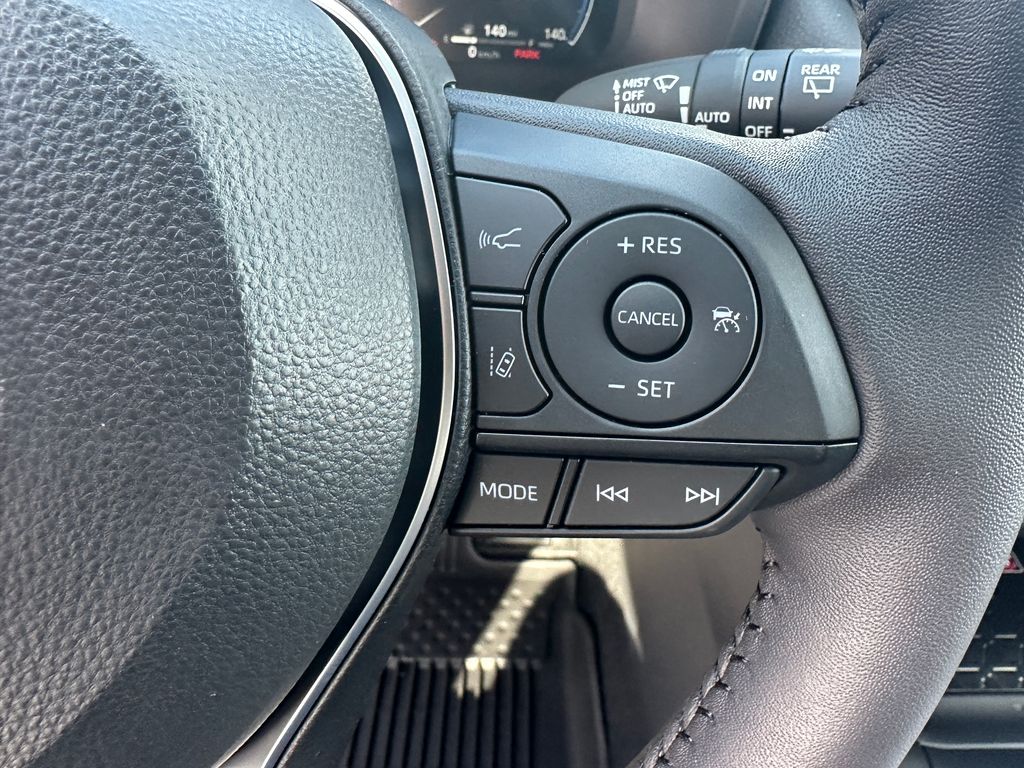 2025 Toyota RAV4 Hybrid XSE photo 20