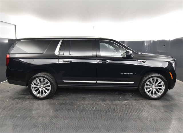 2025 Gmc Yukon XL Denali photo 3