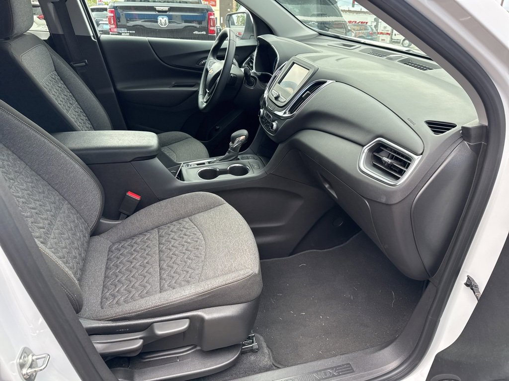 2024 Chevrolet Equinox LT photo 31