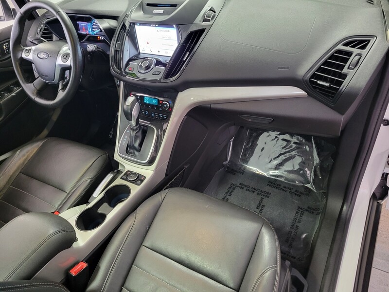2016 Ford C-Max Energi SEL photo 17