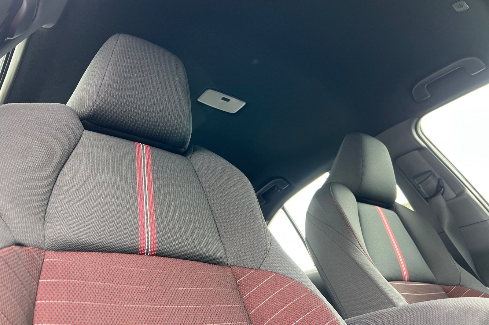 2026 Toyota Corolla SE photo 16