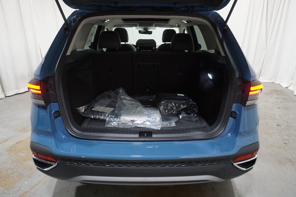 2025 Volkswagen Taos SEL photo 22