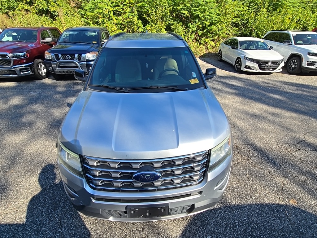 2017 Ford Explorer XLT photo 12