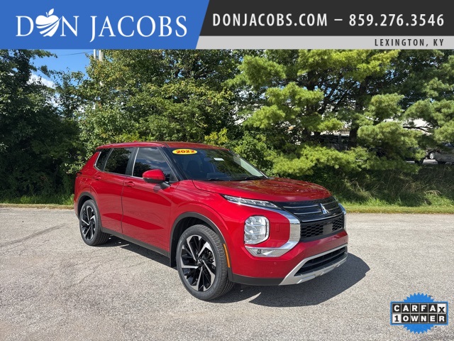 2022 Mitsubishi Outlander SE's photo