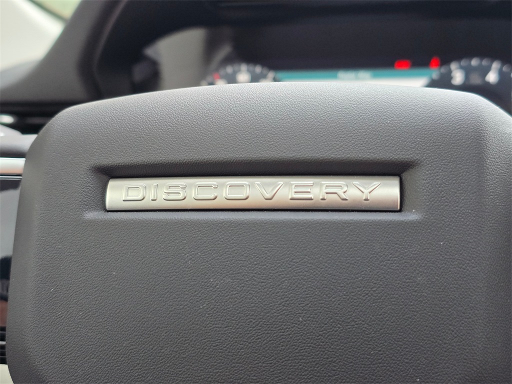 2024 Land Rover Discovery Sport S photo 19