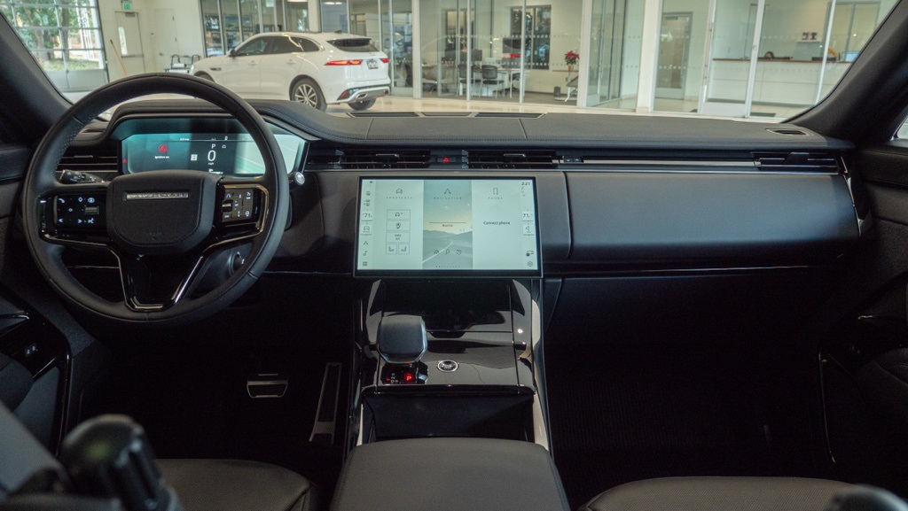 2025 Land Rover Range Rover Sport SE photo 14