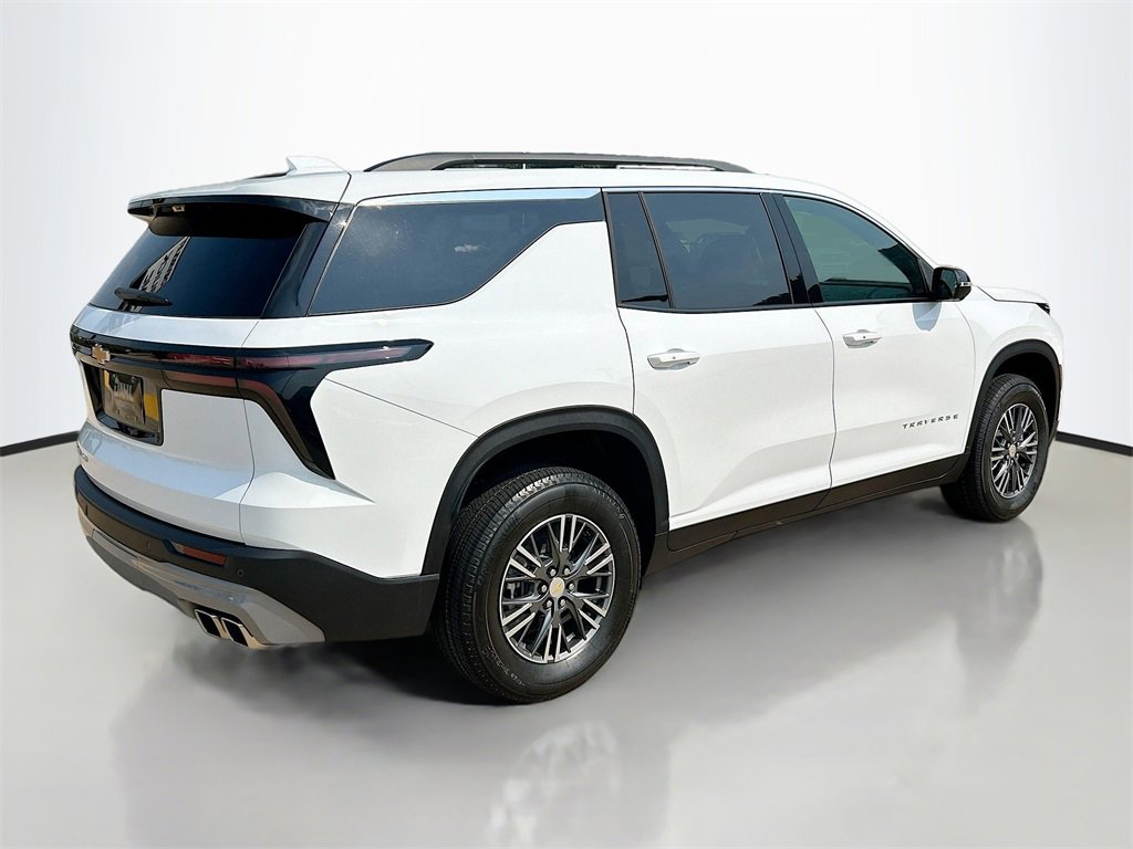2026 Chevrolet Traverse photo 7