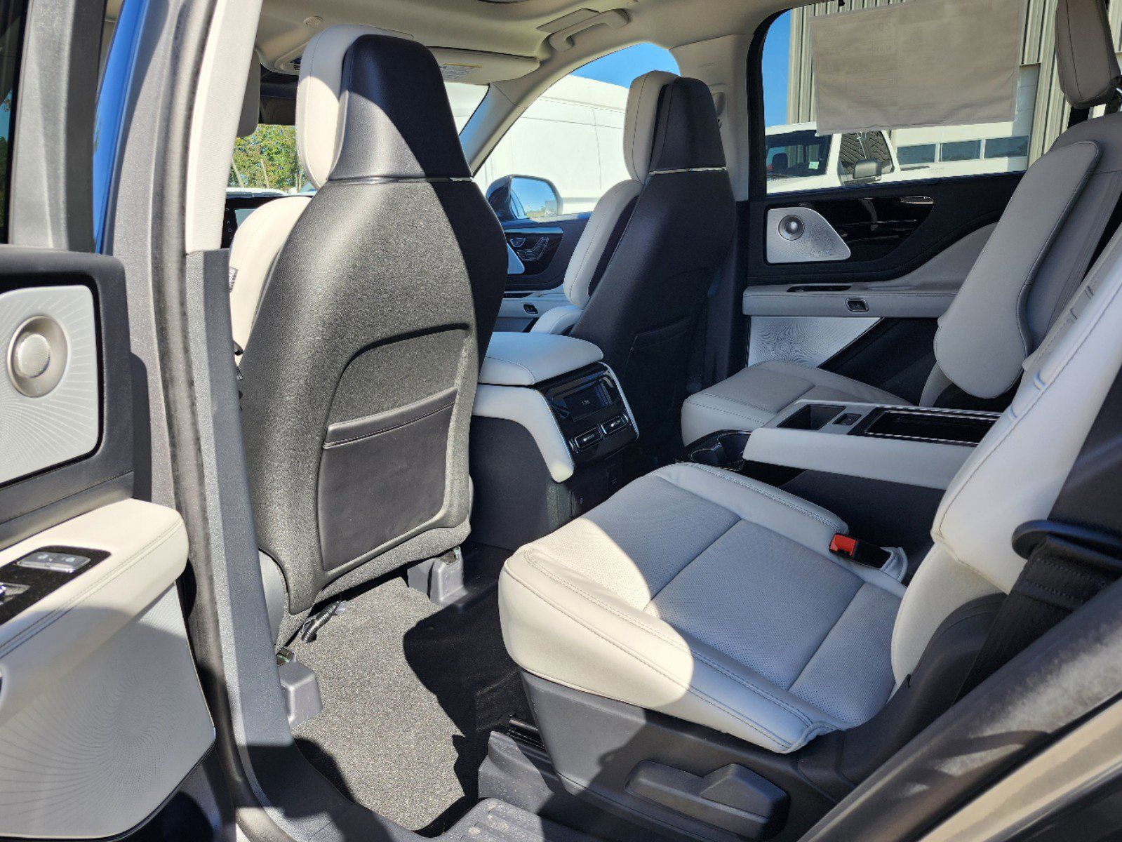 2025 Lincoln Aviator Reserve photo 4
