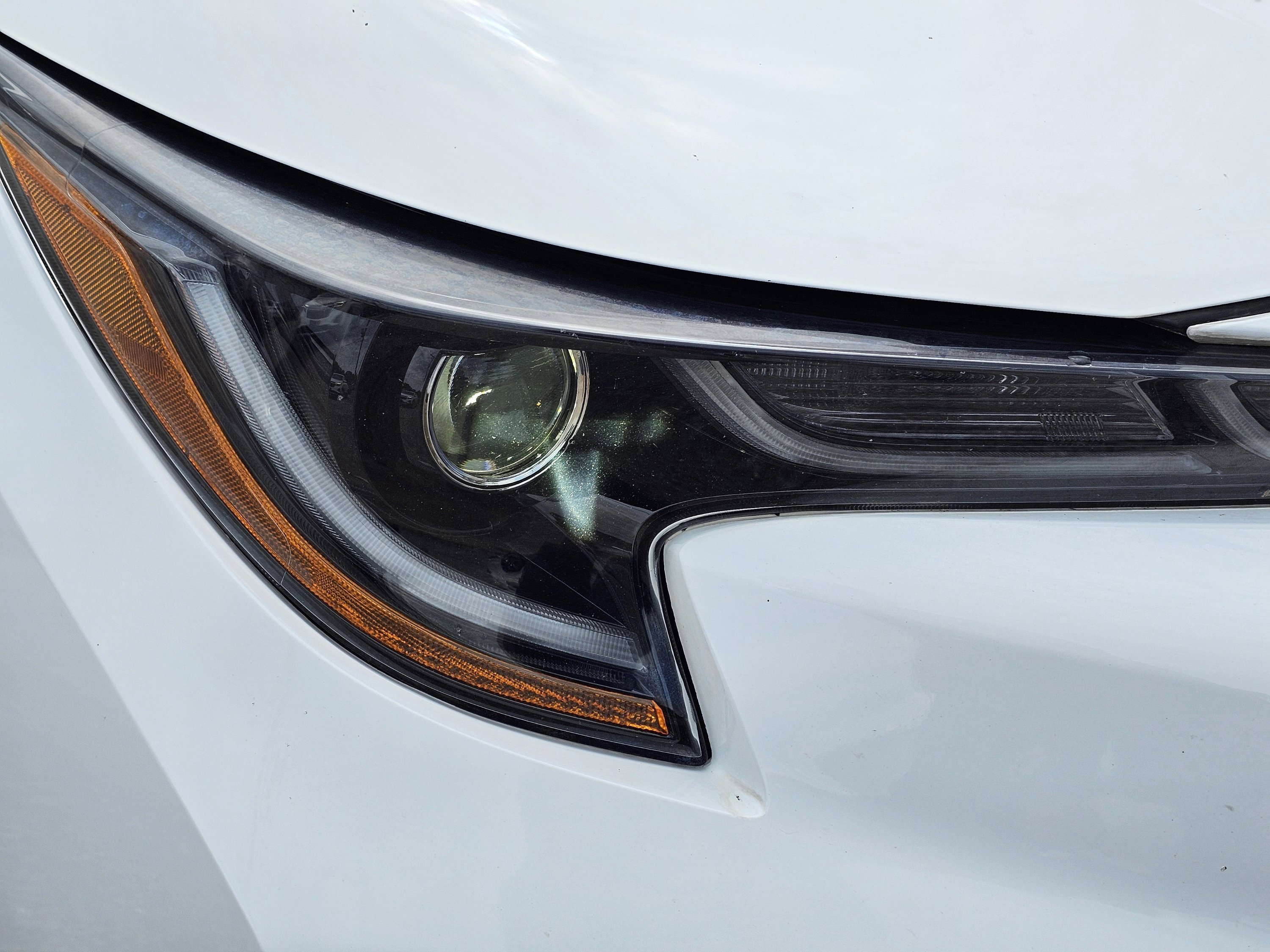 2020 Toyota Corolla SE photo 3