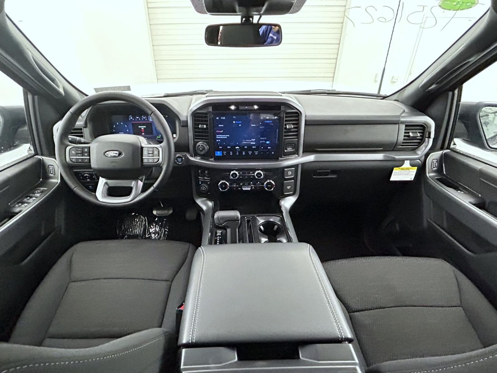 2025 Ford F-150 XLT photo 13