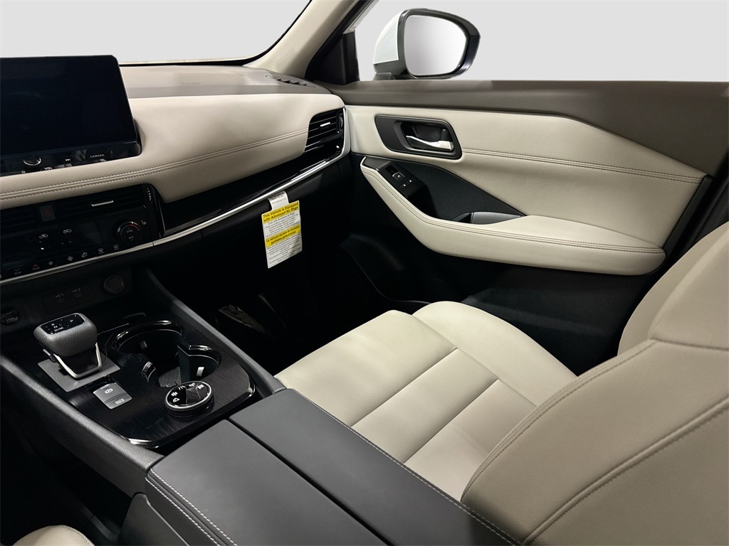 2025 Nissan Rogue SL photo 8