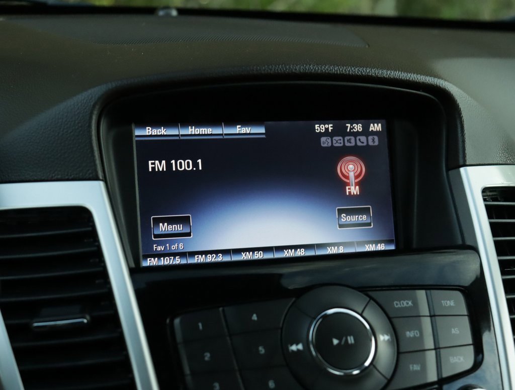 2015 Chevrolet Cruze LT photo 12