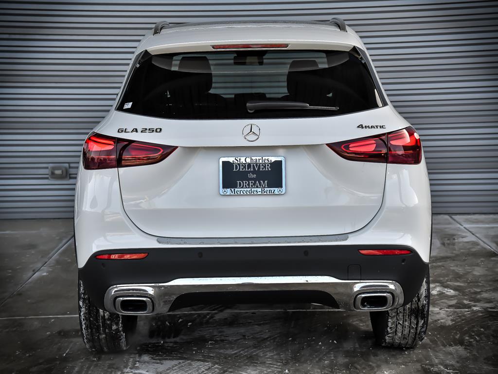 2025 Mercedes Benz GLA 250 4MATIC photo 4