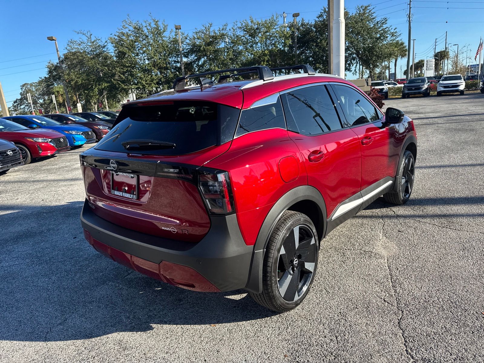 2026 Nissan Kicks SR photo 4