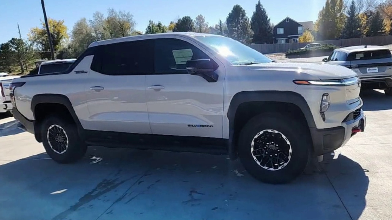 2026 Chevrolet Silverado EV Trail Boss photo 2